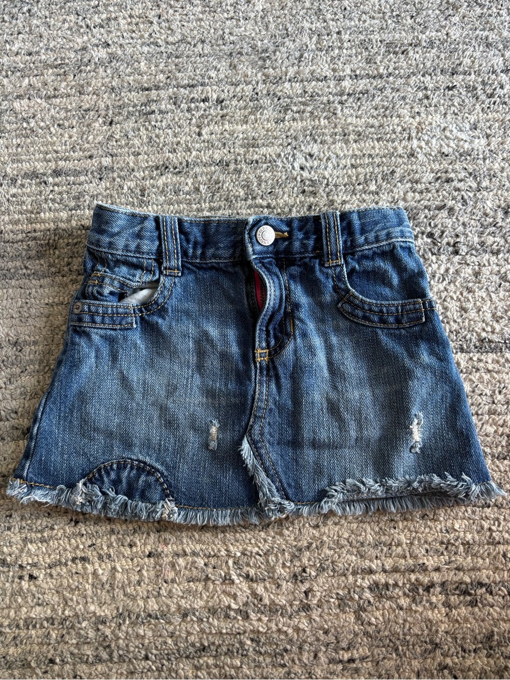 Old Navy Toddler Denim Skirt in medium Blue Wash
